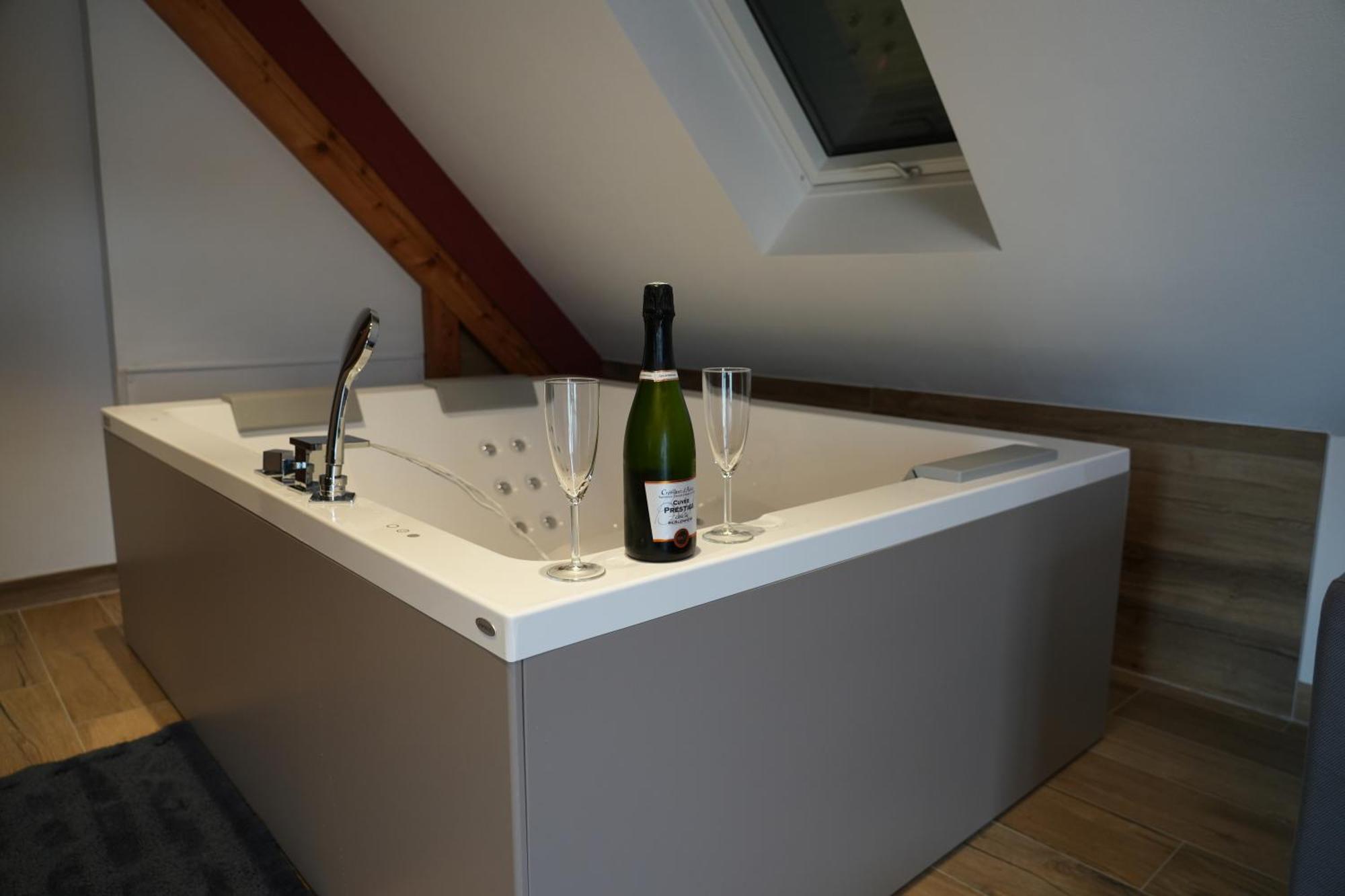 Gite Spa L'Atelier Emile - Spa Privatif - 5 Min Colmar Sainte-Croix-en-Plaine Ngoại thất bức ảnh