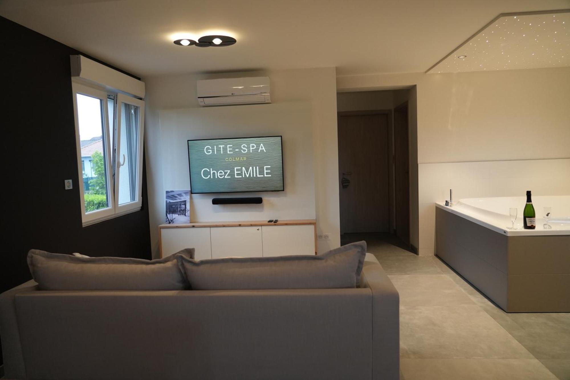 Gite Spa L'Atelier Emile - Spa Privatif - 5 Min Colmar Sainte-Croix-en-Plaine Phòng bức ảnh